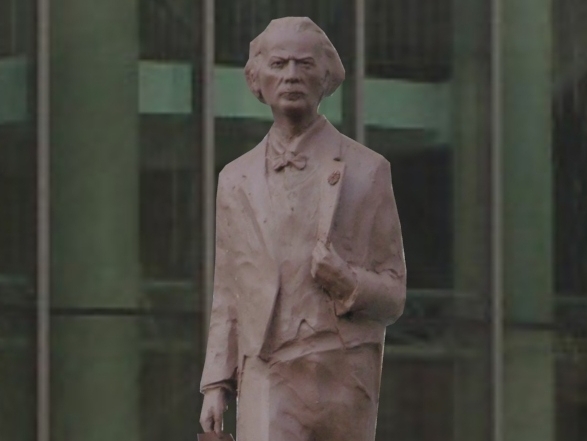 pomnik paderewskiego3-001 - THC