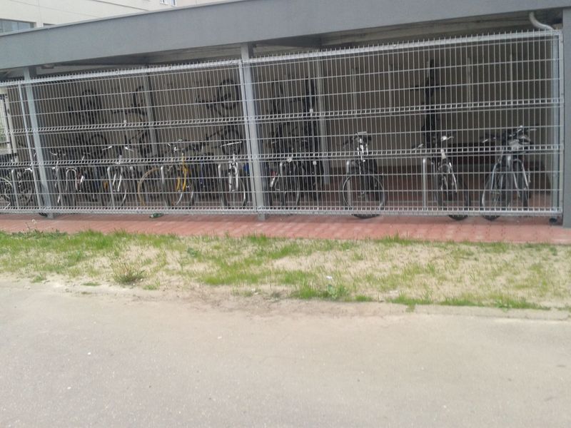 rowerowy parking pod dachem politechnika - Szymon Mazur