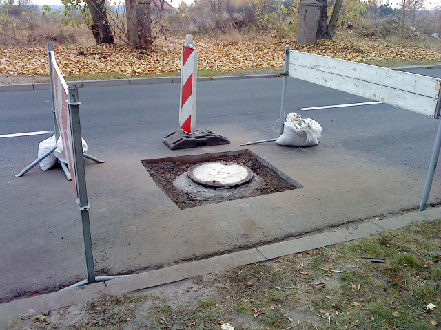 Golina - włazy kanalizacyjne - Iwona Krzyżak