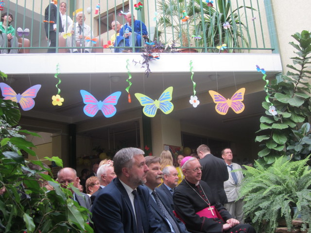 Palium po rozbudowie, hospicjum (1) - Magda Konieczna