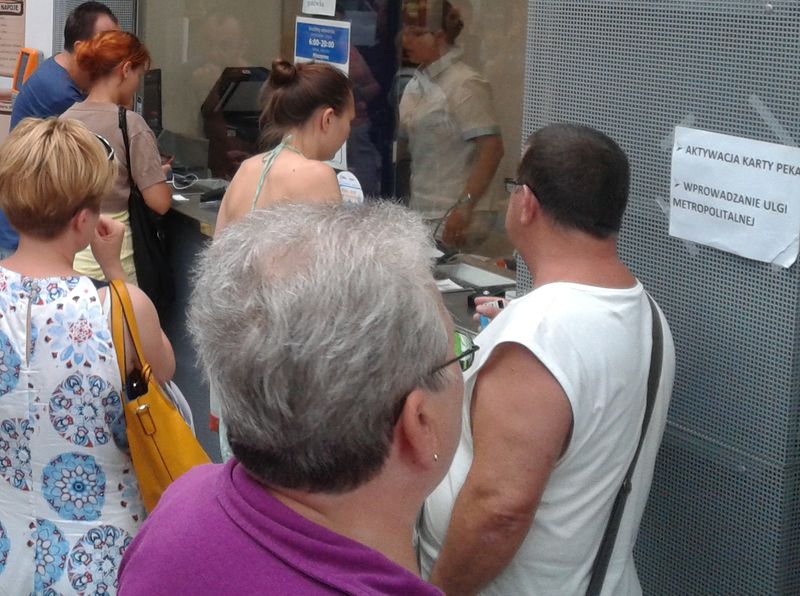 czekanie na kartę PEKA, kolejki - Szymon Mazur