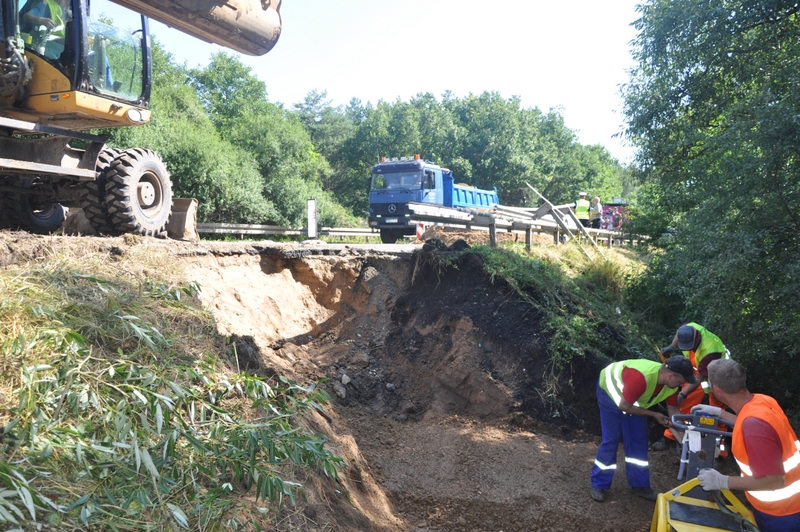 dziura w drodze nr 5 (2) - UG Pobiedziska