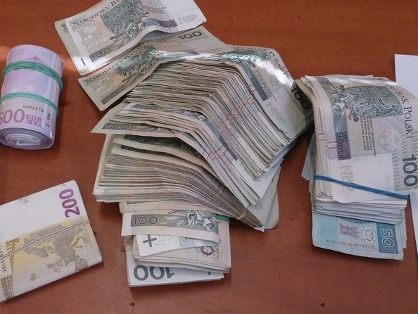 pieniadze banknoty policyjna forsa