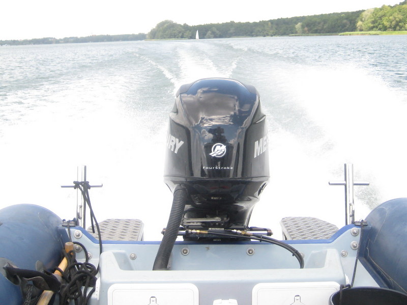 motorowka na jeziorze kierskim (9) - Jacek Butlewski