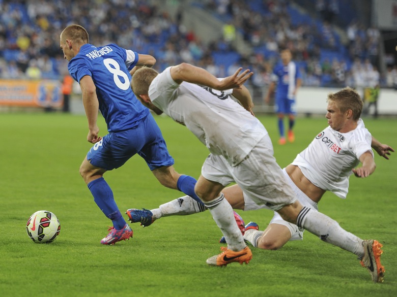 Lech - Nomme Kalju (3-0) 25 - Przemek Modliński