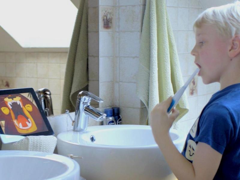 fine brush - http://www.funnybrush.com/