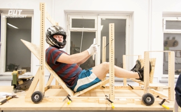 Prace nad makietą ergonomii - PUT Motorsport 