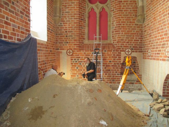 wykopaliska kalisz kościół - Danuta Synkiewicz