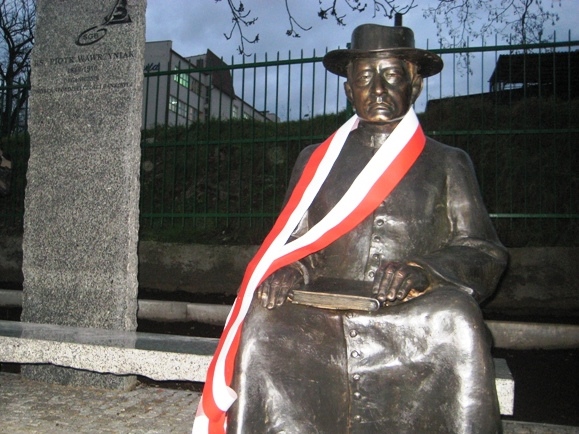 Ławeczka ks. Wawrzyniaka - Rafał Regulski