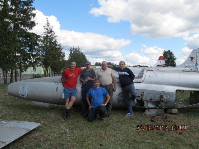 Samolot Iskra szkoła Czermin - Urząd gminy Czermin