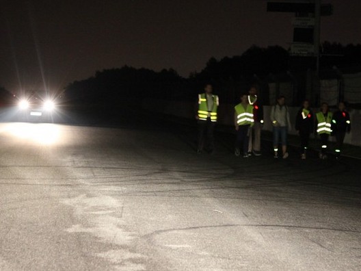 odblaski na poboczu - Policja/Poznań