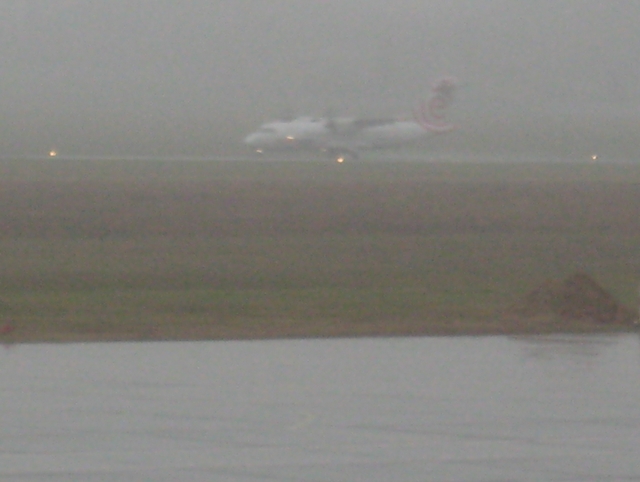 mgła na Ławicy - lądowanie - Wojciech Chmielewski