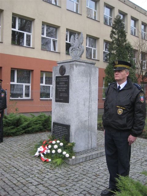 kalisz piłsudski popiersie - Danuta Synkiewicz