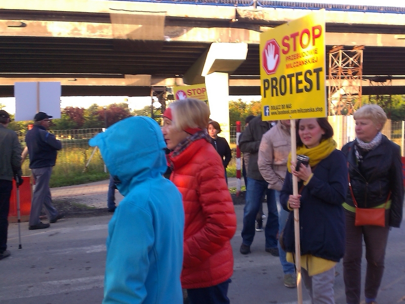 protest pod wiaduktem cd (2) - Adam Michalkiewicz