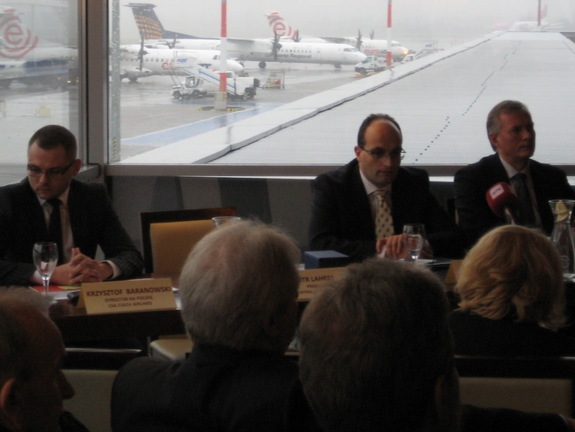 Konferencja pras. na Ławicy - Praga - Wojciech Chmielewski