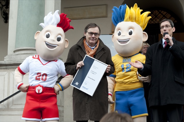 Maskotki EURO 2010 na Starym Mieście - Przemek Modliński