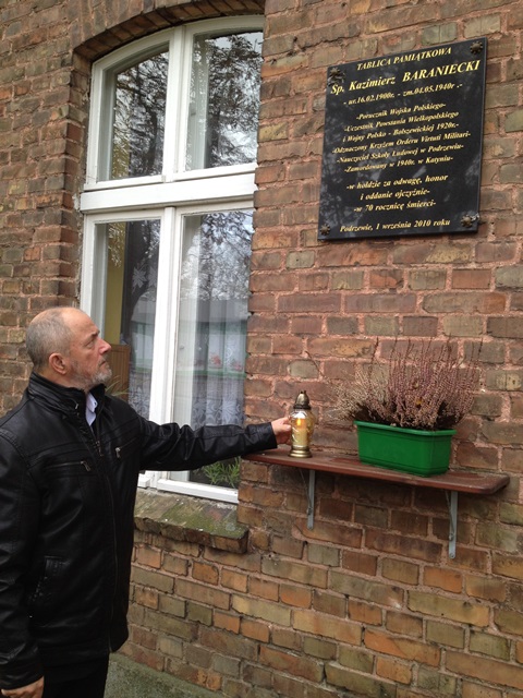 Znicze zapalone w gm. Duszniki w Podrzewiu i Dusznikach