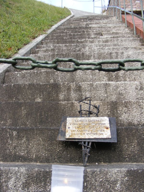 Znicze w Forcie VII w Poznaniu