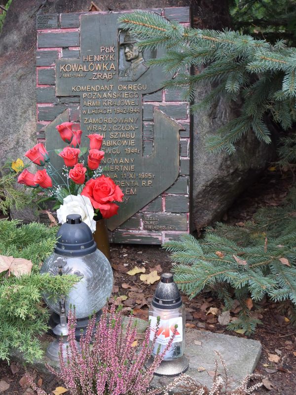 Znicze w kwaterze żołnierzy AK