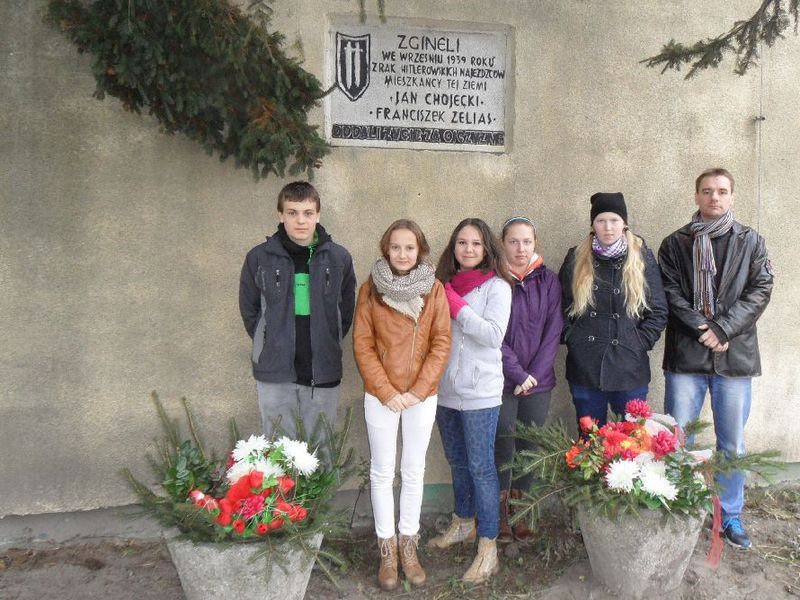 Znicze zapalone w gm. Trzemeszno - w Trzemesznie, Niewolnie, Wydartowie