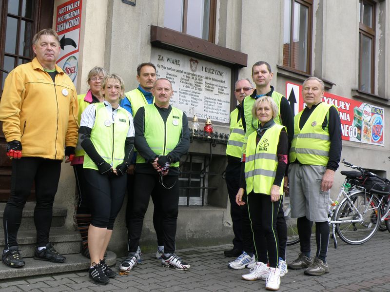 Grupa Rowerowa im. Jana Pawła II w Kościanie - rajd szlakiem miejsc pamięci