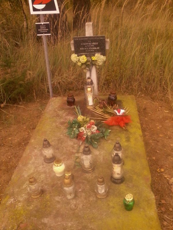 Znicze w Białężynie gm. Murowana Goślina