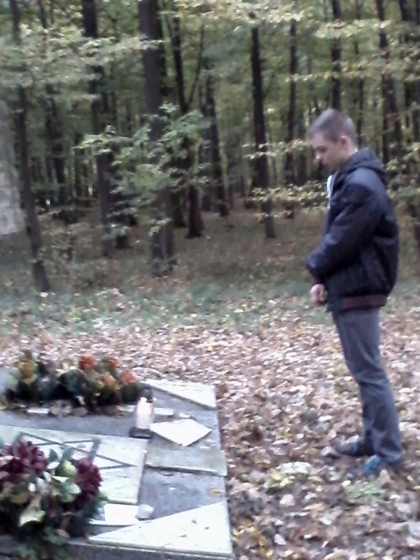 Uczniowie Gimnazjum im. Noblistów Polskich w Kleczewie w Lesie Krążel