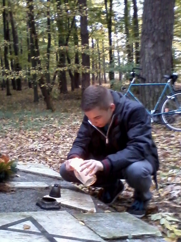 Uczniowie Gimnazjum im. Noblistów Polskich w Kleczewie w Lesie Krążel