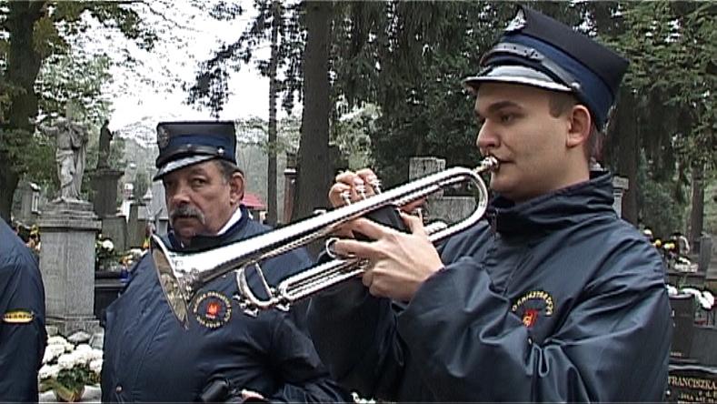 zaduszki na cmentarzu (1) - Iwona Krzyżak