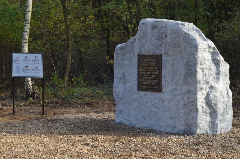 głaz pamięci gołuski1 - Urząd Gminy Dopiewo