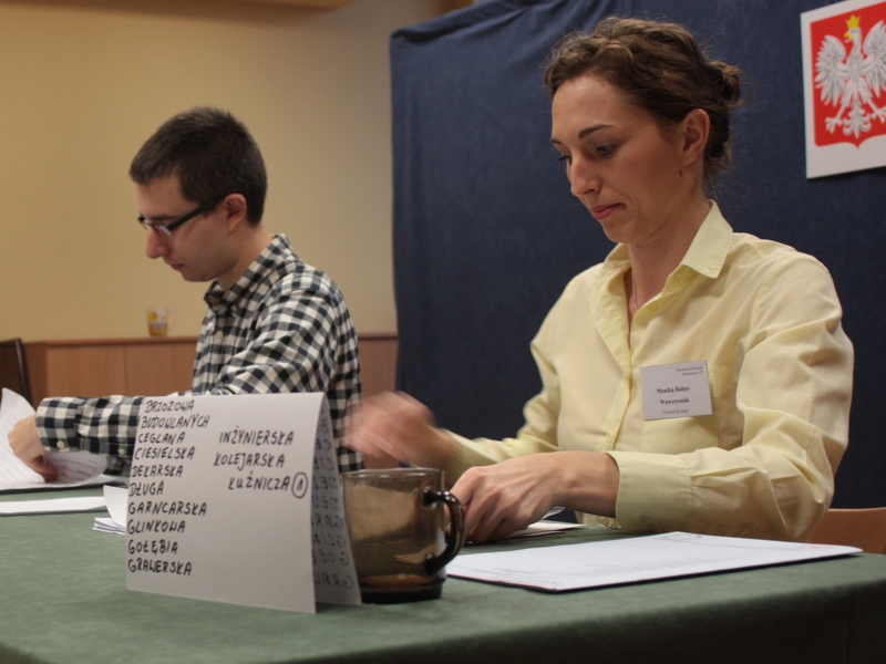 głosowanie wybory ostrów (1) - Jarosław Wardawy