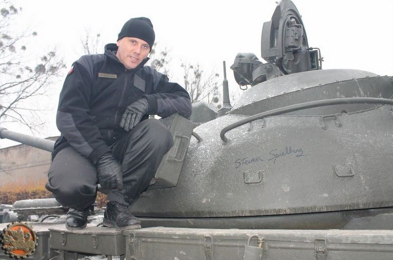 czolg z MBP z autografem Spielberga - Muzeum Broni Pancernej w Poznaniu