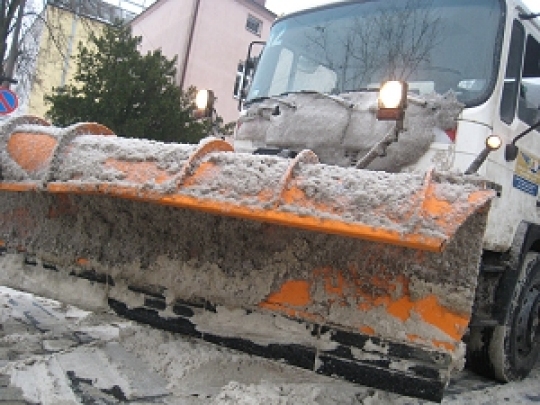 Śnieg, pług na drodze - Adam Sołtysiak