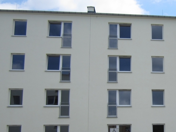 mieszkania_komunalne-jezyce-blok - Archiwum Radia Merkury