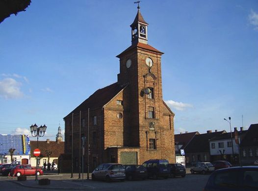 ratusz w obrzycku - Złota Grota.pl