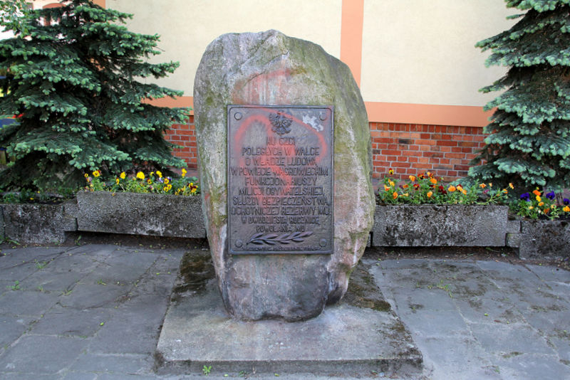 Wagrowiec_pomnik_MO_SB - Michał Beim - CC Wikipedia