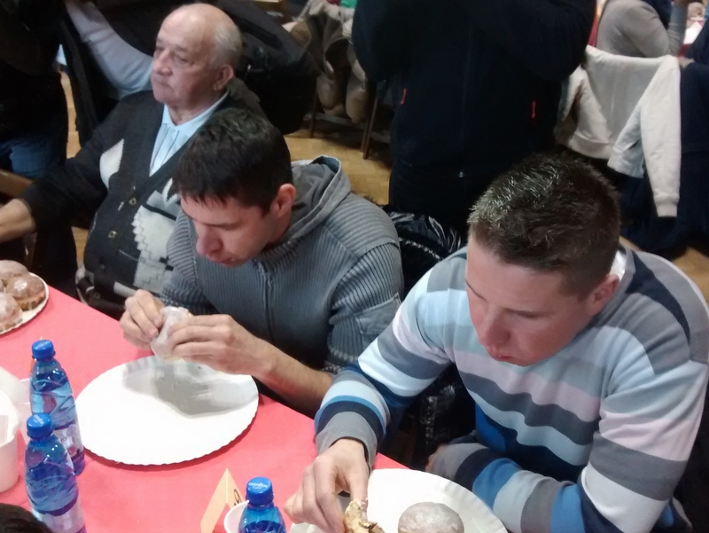 jedzenie pączków na czas 2015 - Wojciech Chmielewski