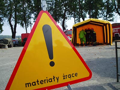 Materiały żrące, straż - Straż Pożarna