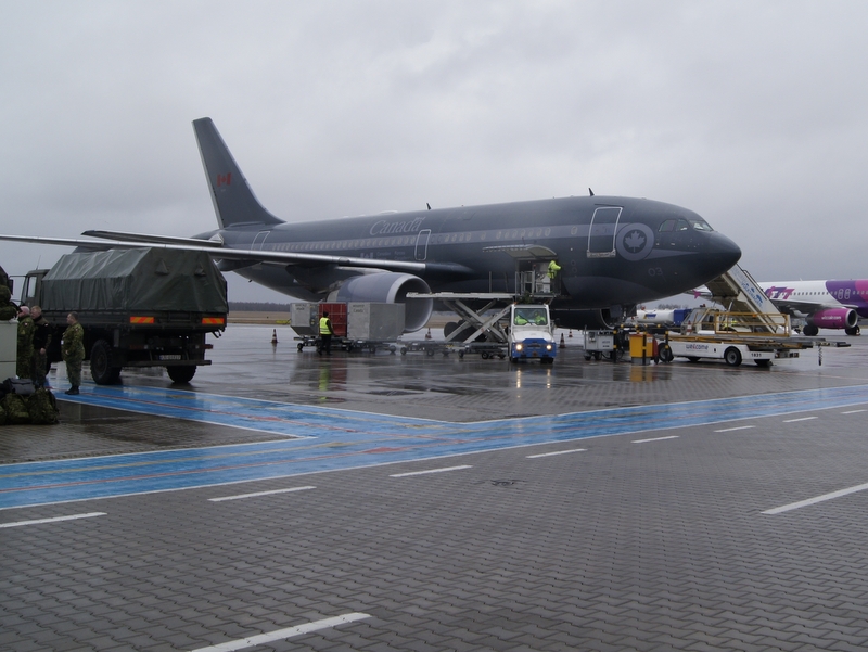 kanadyjski air bus lawica - Lotnisko Ławica