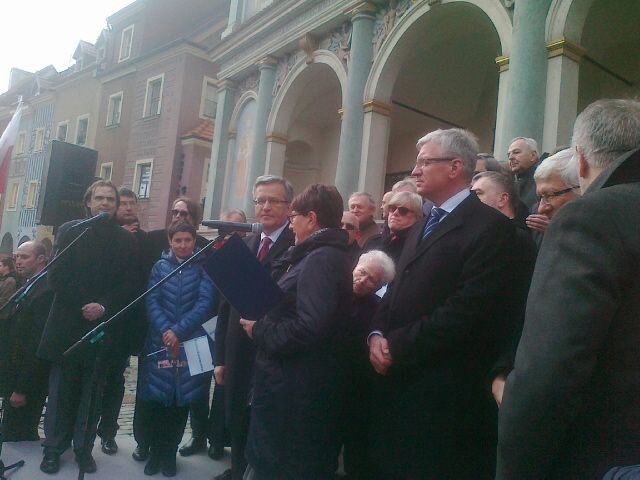 komorowski na schodach - Jacek Kosiak