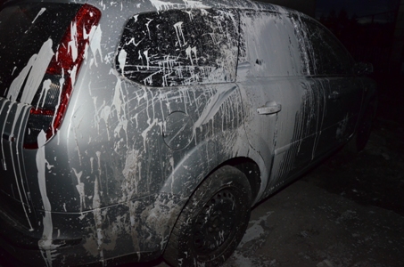 samochod oblany farba - Policja/Poznań