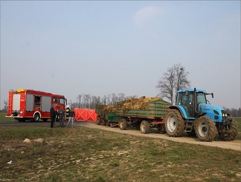 wypadek ciągnik motor gostyn - Straż Pożarna/Gostyń
