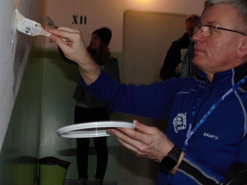 prezydent jaśkowiak z pędzlem - Urząd Miasta Poznania