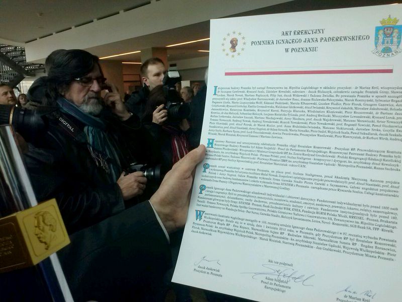 akt erekcyjny pomnika-001 - Magda Konieczna