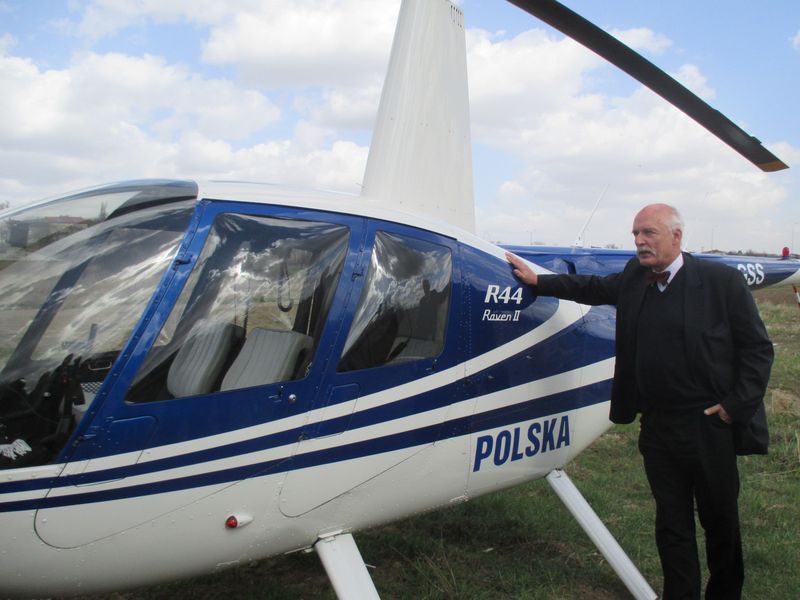 korwin-mikke przy śmigłowcu - Danuta Synkiewicz