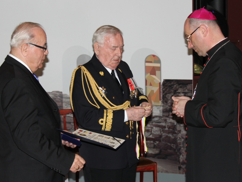 medale pojednania - UM Gniezno