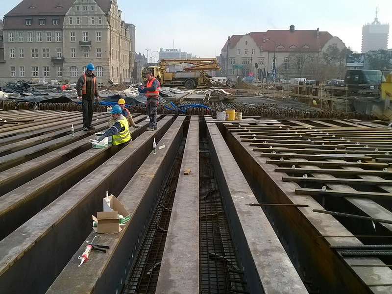 rondo kaponiera budowa rusztowanie - PIM