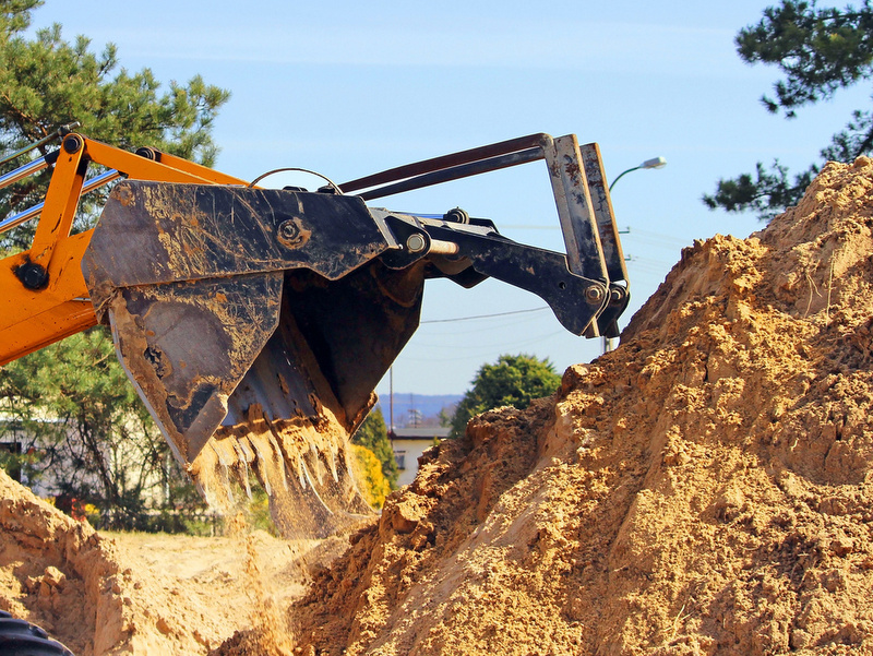 zwirowisko koparko spycharka piasek-001 - Fotolia.pl