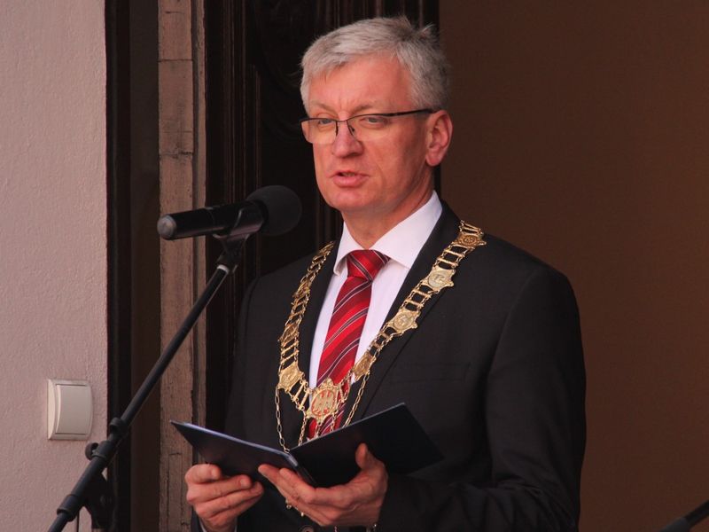 parada 3 maja cd (10) Jacek Jaśkowiak, prezydent z łańcuchem - Grzegorz Maciejewski