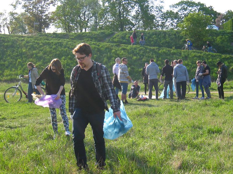 sprzątanie nadwarciańskich łąk - Agnieszka Maciejewska